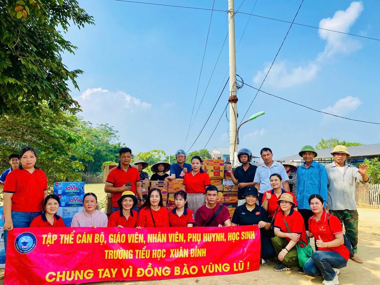 Phường Xuân Đỉnh: Nghĩa cử cao đẹp sau bão lũ- Ảnh 6.