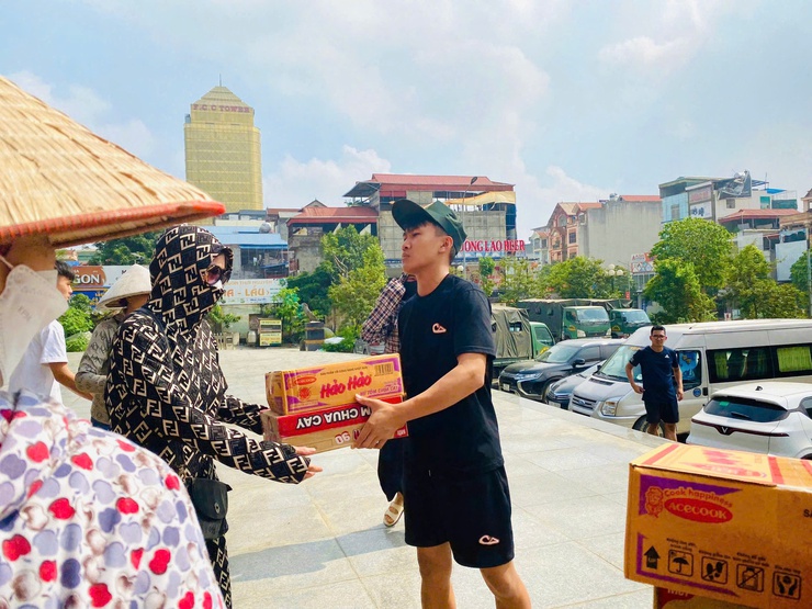 Phường Xuân Đỉnh: Nghĩa cử cao đẹp sau bão lũ- Ảnh 2.