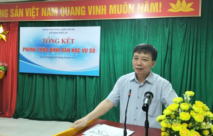 Sơ kết phong trào “Bình dân học vụ số” và Chiến dịch 45 ngày đêm ra quân chuyển đổi số của Tổ dân phố 18, phường Kiến Hưng- Ảnh 1.