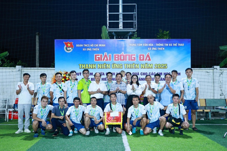Xã Ứng Thiên tổ chức thành công giải bóng đá nam thanh niên năm 2025- Ảnh 1.