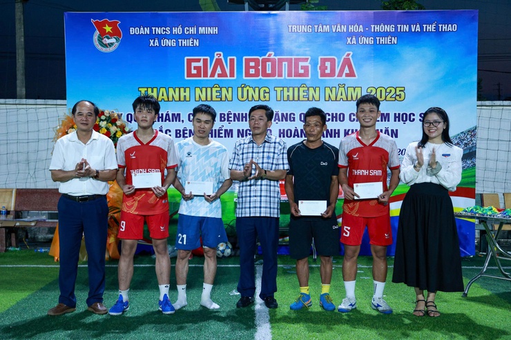 Xã Ứng Thiên tổ chức thành công giải bóng đá nam thanh niên năm 2025- Ảnh 33.
