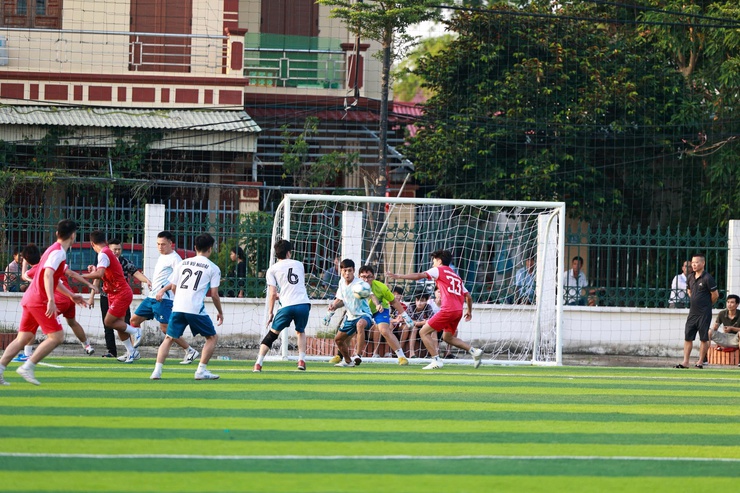 Xã Ứng Thiên tổ chức thành công giải bóng đá nam thanh niên năm 2025- Ảnh 7.