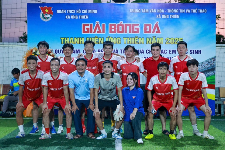 Xã Ứng Thiên tổ chức thành công giải bóng đá nam thanh niên năm 2025- Ảnh 4.