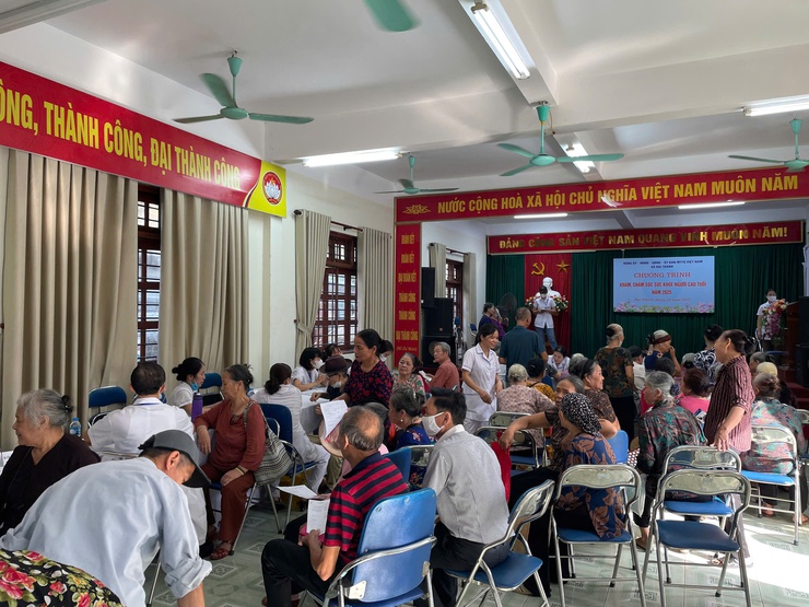 Khám, chăm sóc sức khỏe Người cao tuổi trên địa bàn xã Đại Thanh năm 2025 - Ảnh 3.