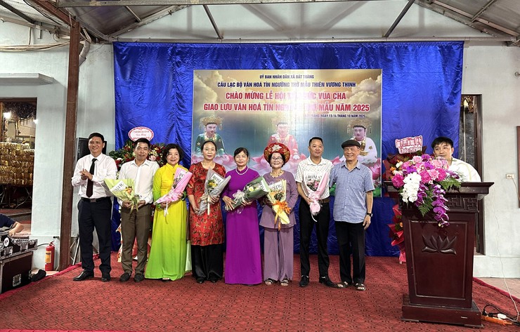 Khai mạc Giao lưu văn hóa tín ngưỡng thờ Mẫu xã Bát Tràng năm 2025- Ảnh 2.