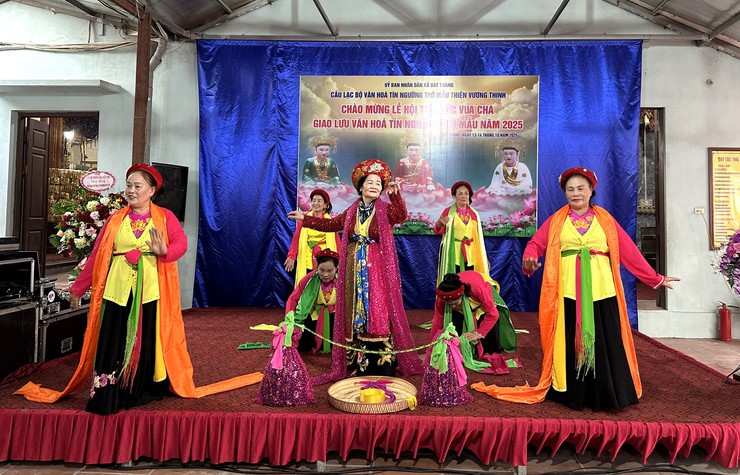 Khai mạc Giao lưu văn hóa tín ngưỡng thờ Mẫu xã Bát Tràng năm 2025- Ảnh 4.