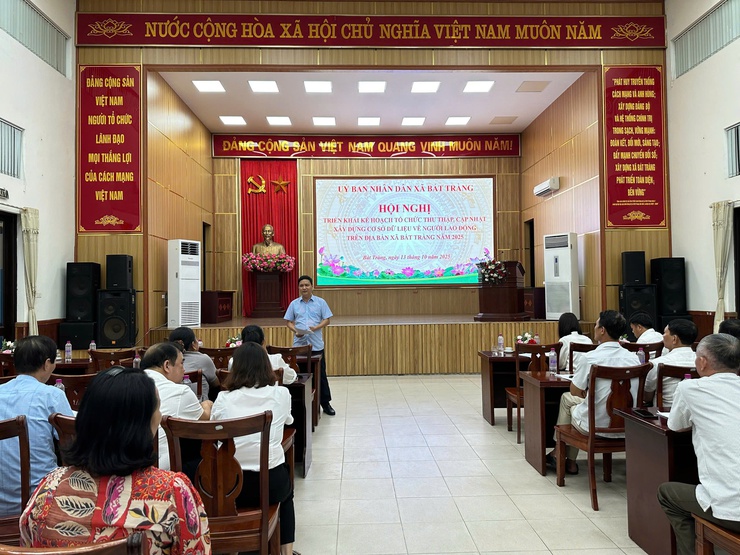 Bát Tràng triển khai kế hoạch thu thập, cập nhật cơ sở dữ liệu về người lao động trên địa bàn xã- Ảnh 1.