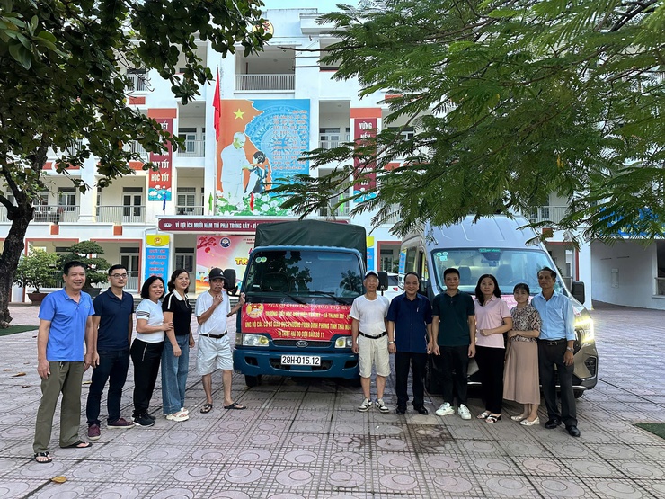 Trường Tiểu học Ngũ Hiệp và Yên Mỹ, xã Thanh Trì: Chung tay sẻ chia với giáo dục vùng lũ tỉnh Thái Nguyên- Ảnh 4.