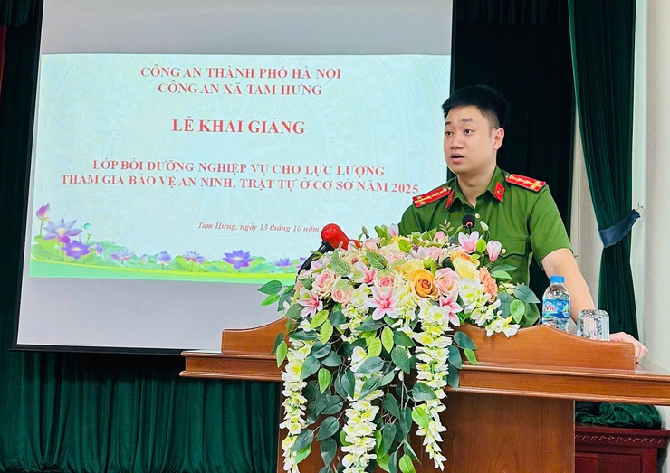 Tam Hưng: Khai mạc lớp huấn luyện, bồi dưỡng chính trị, pháp luật và nghiệp vụ cho lực lượng tham gia bảo vệ an ninh, trật tự ở cơ sở năm 2025.- Ảnh 2.