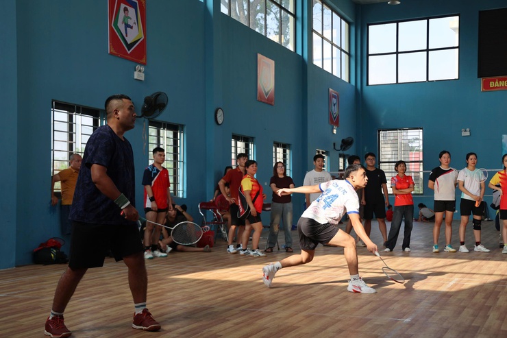Giải cầu lông vô địch – Các tay vợt thi đua tranh tài trong khuôn khổ hội thao thể dục thể thao xã Ứng Thiên năm 2025- Ảnh 3.