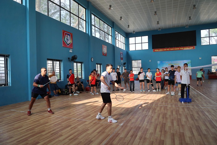 Giải cầu lông vô địch – Các tay vợt thi đua tranh tài trong khuôn khổ hội thao thể dục thể thao xã Ứng Thiên năm 2025- Ảnh 11.