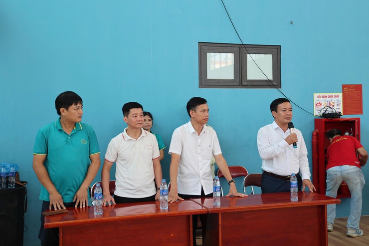 Giải cầu lông vô địch – Các tay vợt thi đua tranh tài trong khuôn khổ hội thao thể dục thể thao xã Ứng Thiên năm 2025- Ảnh 7.