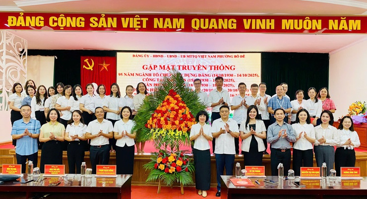 Gặp mặt kỷ niệm ngày truyền thống các Ban xây dựng đảng, Ủy ban kiểm tra, Văn phòng cấp ủy, Hội LHPN- Ảnh 2.