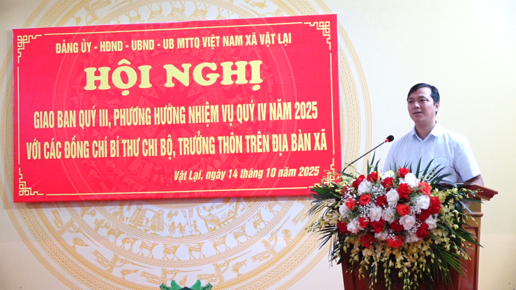 Hội nghị giao ban với các đồng chí Bí thư Chi bộ, Trưởng thôn, đánh giá kết quả quý III, triển khai nhiệm vụ quý IV, năm 2025- Ảnh 2.