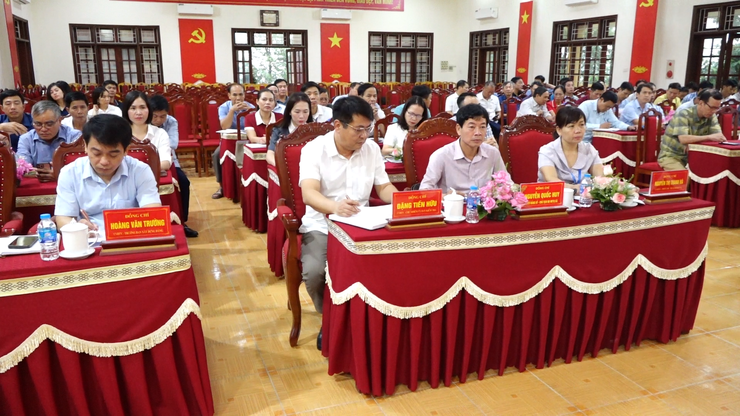 Hội nghị giao ban với các đồng chí Bí thư Chi bộ, Trưởng thôn, đánh giá kết quả quý III, triển khai nhiệm vụ quý IV, năm 2025- Ảnh 3.