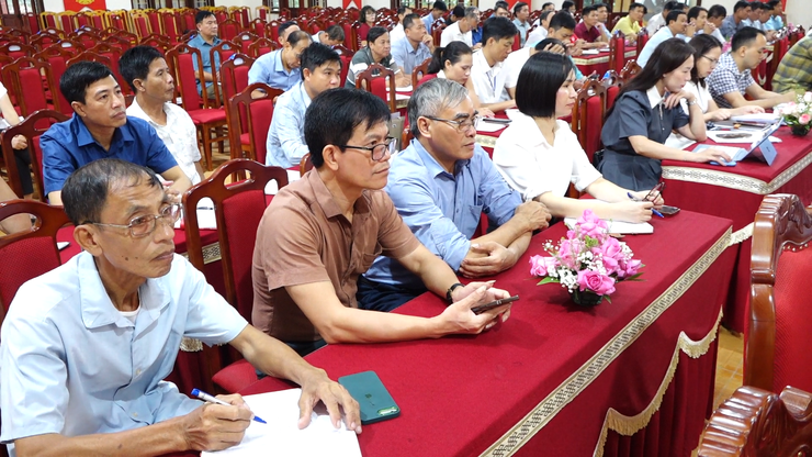 Hội nghị giao ban với các đồng chí Bí thư Chi bộ, Trưởng thôn, đánh giá kết quả quý III, triển khai nhiệm vụ quý IV, năm 2025- Ảnh 6.