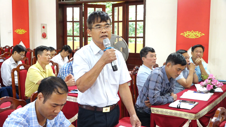 Hội nghị giao ban với các đồng chí Bí thư Chi bộ, Trưởng thôn, đánh giá kết quả quý III, triển khai nhiệm vụ quý IV, năm 2025- Ảnh 11.