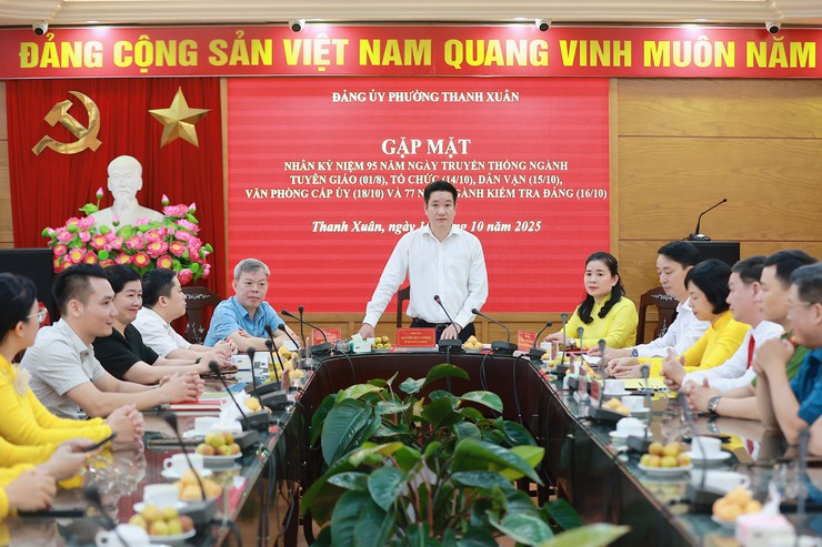 Phường Thanh Xuân gặp mặt kỷ niệm nhân Ngày truyền thống các Ban Xây dựng Đảng và Văn phòng cấp ủy- Ảnh 1.