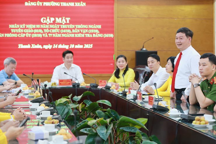 Phường Thanh Xuân gặp mặt kỷ niệm nhân Ngày truyền thống các Ban Xây dựng Đảng và Văn phòng cấp ủy- Ảnh 2.