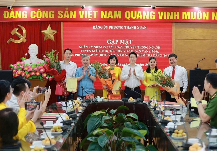 Phường Thanh Xuân gặp mặt kỷ niệm nhân Ngày truyền thống các Ban Xây dựng Đảng và Văn phòng cấp ủy- Ảnh 5.