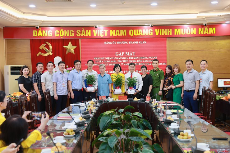 Phường Thanh Xuân gặp mặt kỷ niệm nhân Ngày truyền thống các Ban Xây dựng Đảng và Văn phòng cấp ủy- Ảnh 6.