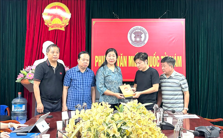 Kịp thời trao hỗ trợ cho gia đình nạn nhân vụ cháy phường Văn Miếu – Quốc Tử Giám- Ảnh 1.