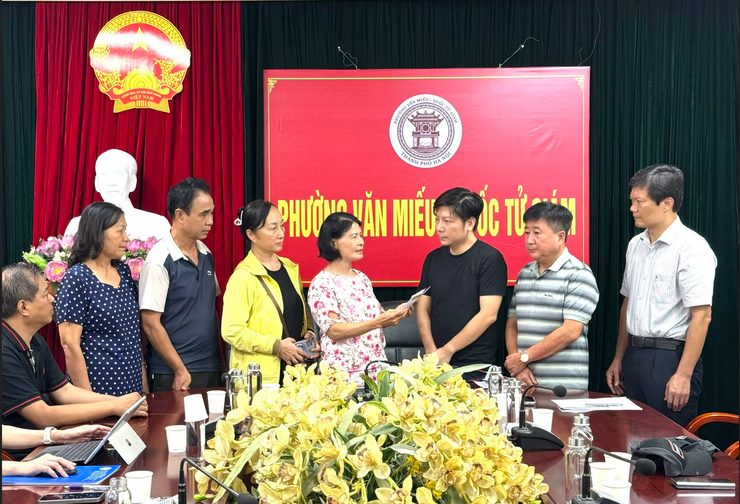 Kịp thời trao hỗ trợ cho gia đình nạn nhân vụ cháy phường Văn Miếu – Quốc Tử Giám- Ảnh 3.