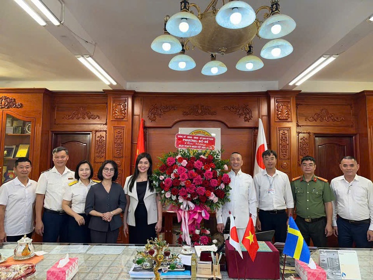 Thường trực Đảng ủy phường Bồ Đề chúc mừng các doanh nghiệp trên địa bàn nhân ngày Doanh nhân Việt Nam 13/10- Ảnh 6.