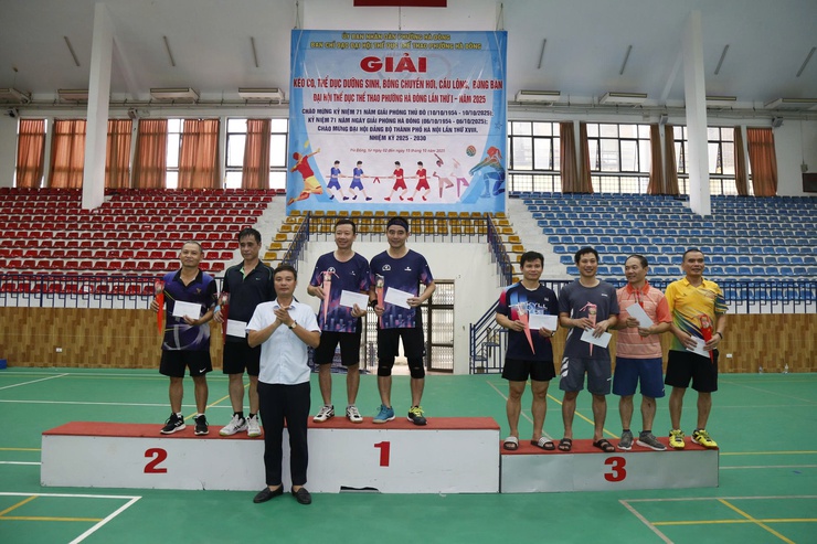 Sôi nổi Giải Bóng bàn trong Chương trình Đại hội Thể dục Thể thao lần phường Hà Đông năm 2025- Ảnh 4.