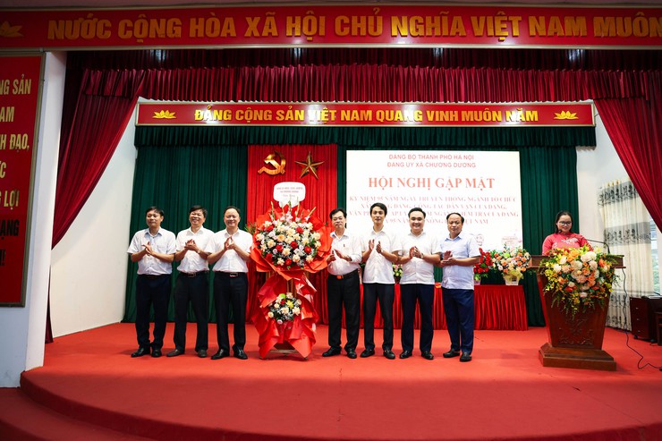 ĐẢNG ỦY XÃ CHƯƠNG DƯƠNG TỔ CHỨC GẶP MẶT KỶ NIỆM CÁC NGÀY TRUYỀN THỐNG NGÀNH XÂY DỰNG ĐẢNG- Ảnh 1.