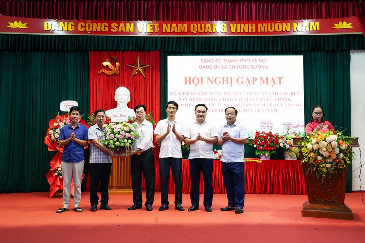 ĐẢNG ỦY XÃ CHƯƠNG DƯƠNG TỔ CHỨC GẶP MẶT KỶ NIỆM CÁC NGÀY TRUYỀN THỐNG NGÀNH XÂY DỰNG ĐẢNG- Ảnh 2.