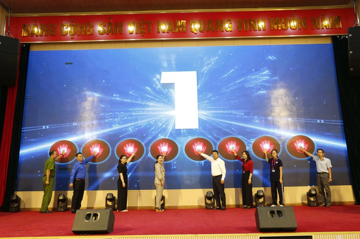 Phường Hà Đông phát động phong trào Học tập số toàn dân hưởng ứng Ngày Chuyển đổi số quốc gia năm 2025- Ảnh 3.