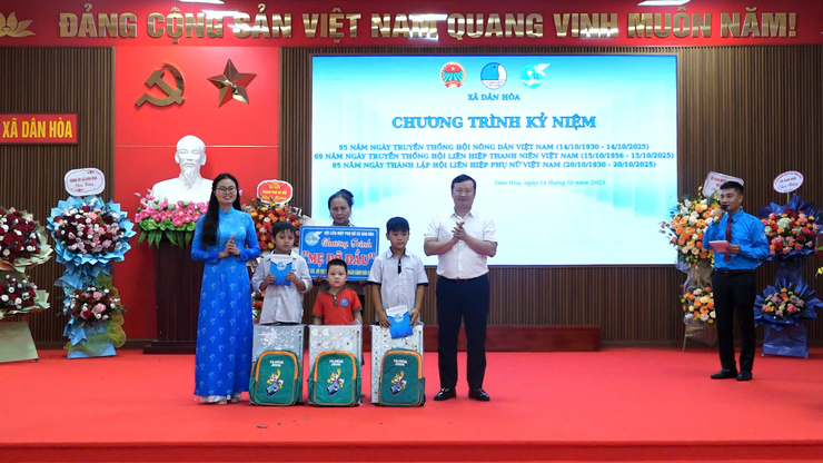 XÃ DÂN HÒA: KỶ NIỆM 95 NĂM NGÀY TRUYỀN THỐNG HỘI NÔNG DÂN VIỆT NAM, 69 NĂM NGÀY TRUYỀN THỐNG HỘI LIÊN HIỆP THANH NIÊN VIỆT NAM VÀ 95 NĂM NGÀY THÀNH LẬP HỘI LIÊN HIỆP PHỤ NỮ VIỆT NAM- Ảnh 13.