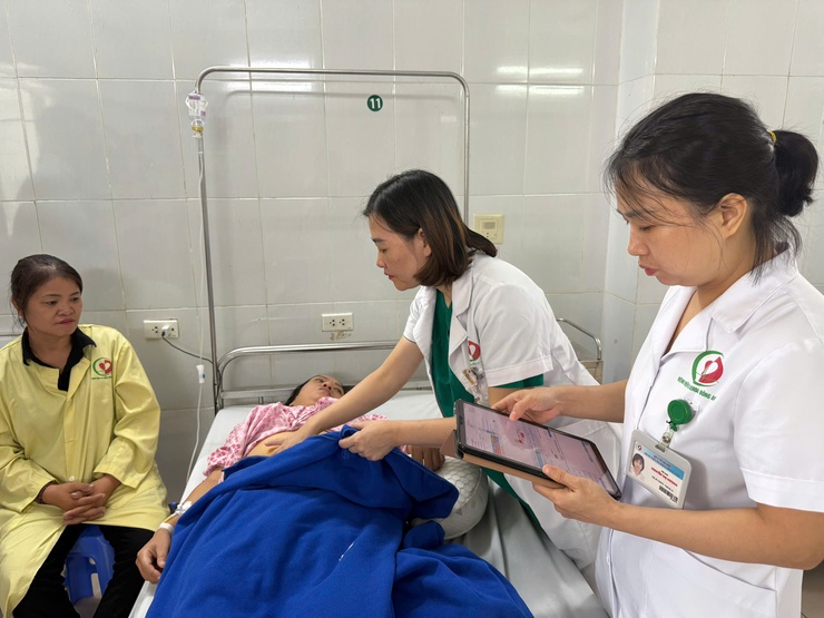 Ngành Y tế Hà Nội: Chuyển mình mạnh mẽ, khẳng định vị thế tiên phong trong giai đoạn mới vì sự nghiệp phụng sự sức khỏe nhân dân- Ảnh 4.