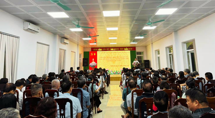 Đảng ủy phường Cầu Giấy tổ chức Lớp bồi dưỡng nghiệp vụ công tác cấp ủy viên cơ sở năm 2025
- Ảnh 1.
