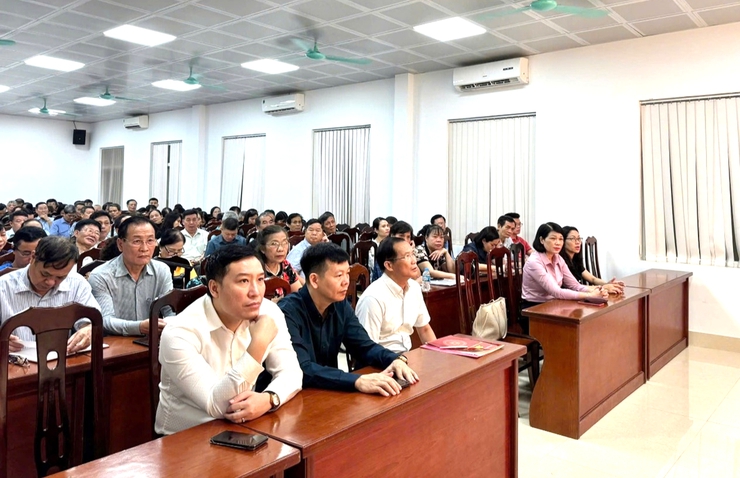 Đảng ủy phường Cầu Giấy tổ chức Lớp bồi dưỡng nghiệp vụ công tác cấp ủy viên cơ sở năm 2025
- Ảnh 4.