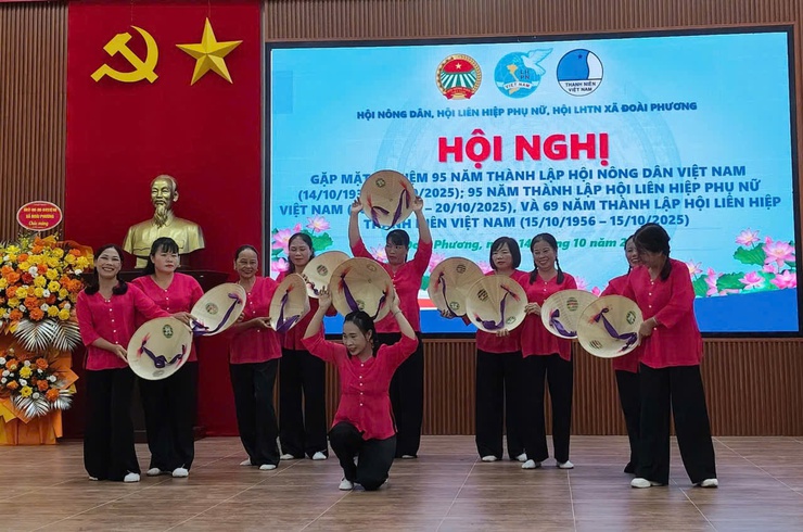 Xã Đoài Phương gặp mặt kỷ niệm các ngày truyền thống Hội Nông dân, Phụ nữ và Thanh niên - Ảnh 1.