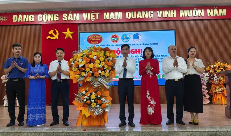 Xã Đoài Phương gặp mặt kỷ niệm các ngày truyền thống Hội Nông dân, Phụ nữ và Thanh niên - Ảnh 2.