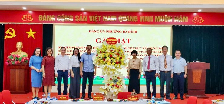 ĐẢNG ỦY PHƯỜNG BA ĐÌNH GẶP MẶT CÁN BỘ NHÂN NGÀY TRUYỀN THỐNG CÁC BAN XÂY DỰNG ĐẢNG- Ảnh 1.