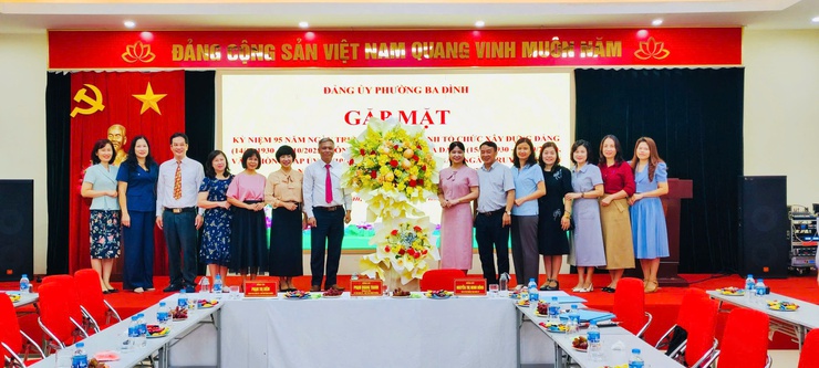 ĐẢNG ỦY PHƯỜNG BA ĐÌNH GẶP MẶT CÁN BỘ NHÂN NGÀY TRUYỀN THỐNG CÁC BAN XÂY DỰNG ĐẢNG- Ảnh 2.