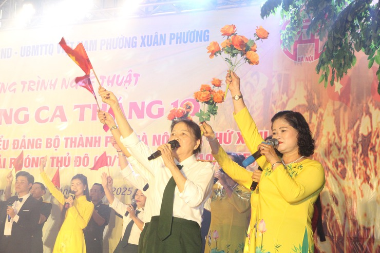 Tự hào Thủ đô anh hùng với “Bản hùng ca tháng 10” phường Xuân Phương- Ảnh 3.