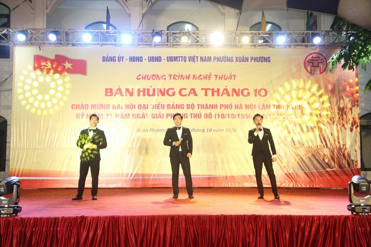 Tự hào Thủ đô anh hùng với “Bản hùng ca tháng 10” phường Xuân Phương- Ảnh 4.