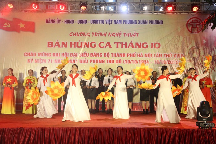 Tự hào Thủ đô anh hùng với “Bản hùng ca tháng 10” phường Xuân Phương- Ảnh 7.