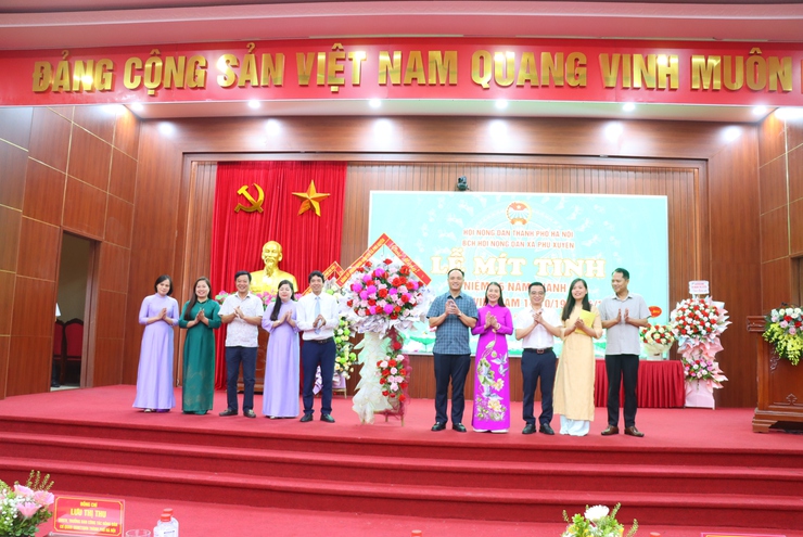 HỘI NÔNG DÂN XÃ PHÚ XUYÊN TỔ CHỨC LỄ MÍT TINH KỶ NIỆM 95 NĂM NGÀY THÀNH LẬP HỘI NÔNG DÂN VIỆT NAM- Ảnh 1.