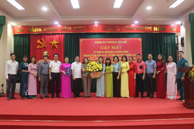 ĐẢNG ỦY PHƯỜNG TÂY MỖ TỔ CHỨC GẶP MẶT KỶ NIỆM CÁC NGÀNH CÔNG TÁC XÂY DỰNG ĐẢNG- Ảnh 6.