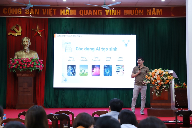 UBND xã Thượng Phúc tập huấn về chuyển đổi số và trí tuệ nhân tạo AI cho cán bộ, công chức, viên chức và người lao động trên địa bàn xã- Ảnh 1.