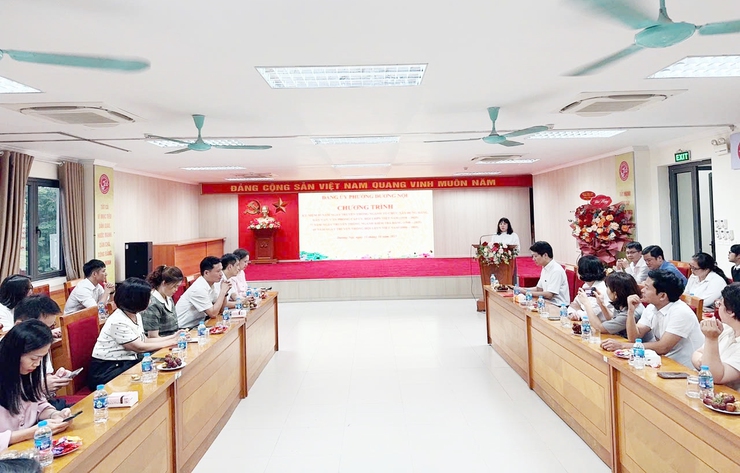 Đảng uỷ phường Dương Nội gặp mặt nhân kỷ niệm 95 năm ngày truyền thống các cơ quan tham mưu giúp việc của Đảng- Ảnh 3.