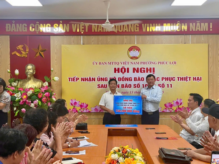 Uỷ ban MTTQ Việt Nam phường Phúc Lợi tổ chức hội nghị tiếp nhận ủng hộ đồng bào bị thiệt hại do cơn bão số 10, 11- Ảnh 7.