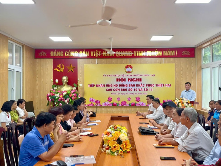 Uỷ ban MTTQ Việt Nam phường Phúc Lợi tổ chức hội nghị tiếp nhận ủng hộ đồng bào bị thiệt hại do cơn bão số 10, 11- Ảnh 2.