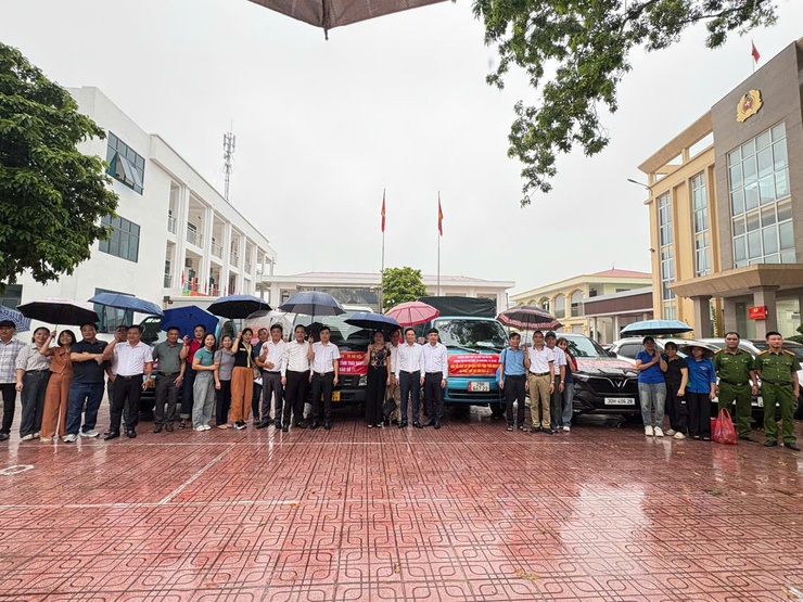 Ngành Giáo dục xã Tam Hưng sẻ chia cùng đồng bào Điểm Thụy – Thái Nguyên trong mưa lũ- Ảnh 1. Ngành Giáo dục xã Tam Hưng sẻ chia cùng đồng bào Điểm Thụy – Thái Nguyên trong mưa lũ- Ảnh 1.